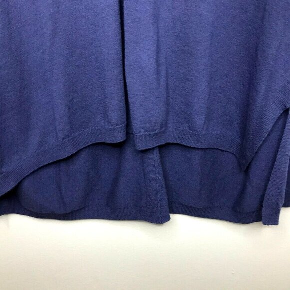 Vince V-Neck Sweater Size Small Blue Merino Wool Blend Slight side cuts - Picture 4 of 6